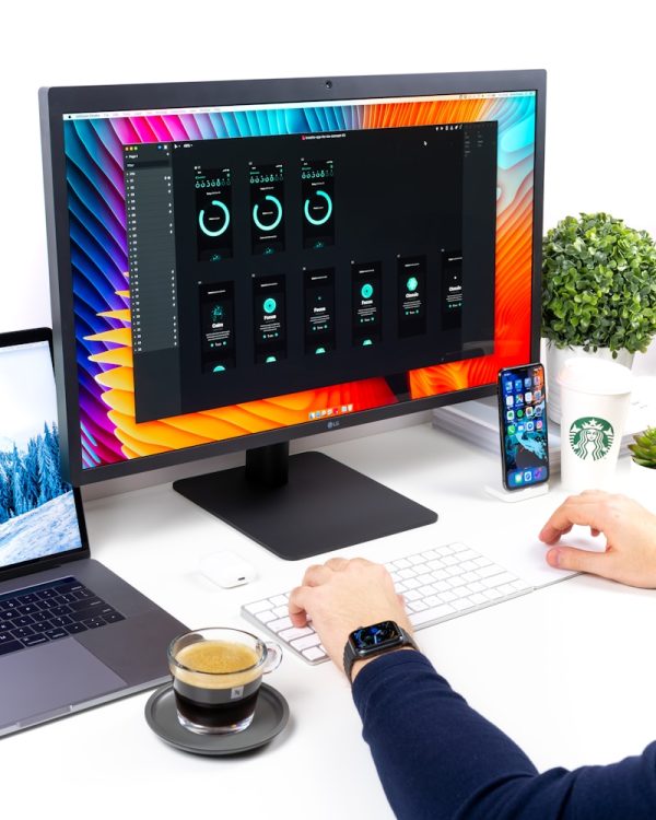Monitor LG UltraGear 27 pollici 4K OLED 144Hz